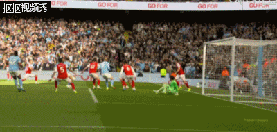 谢尔基射门折射后中柱弹出