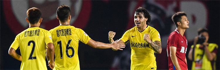 中超-恒大5-0狂扫建业,鲁能3-1完胜稳居第二